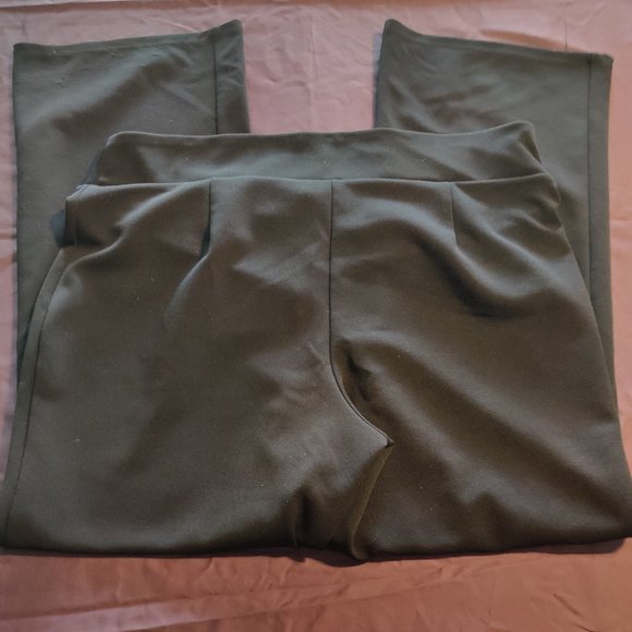 Maurice's Black Elastic Waste Slacks. Size 20W - Picture 2 of 5
